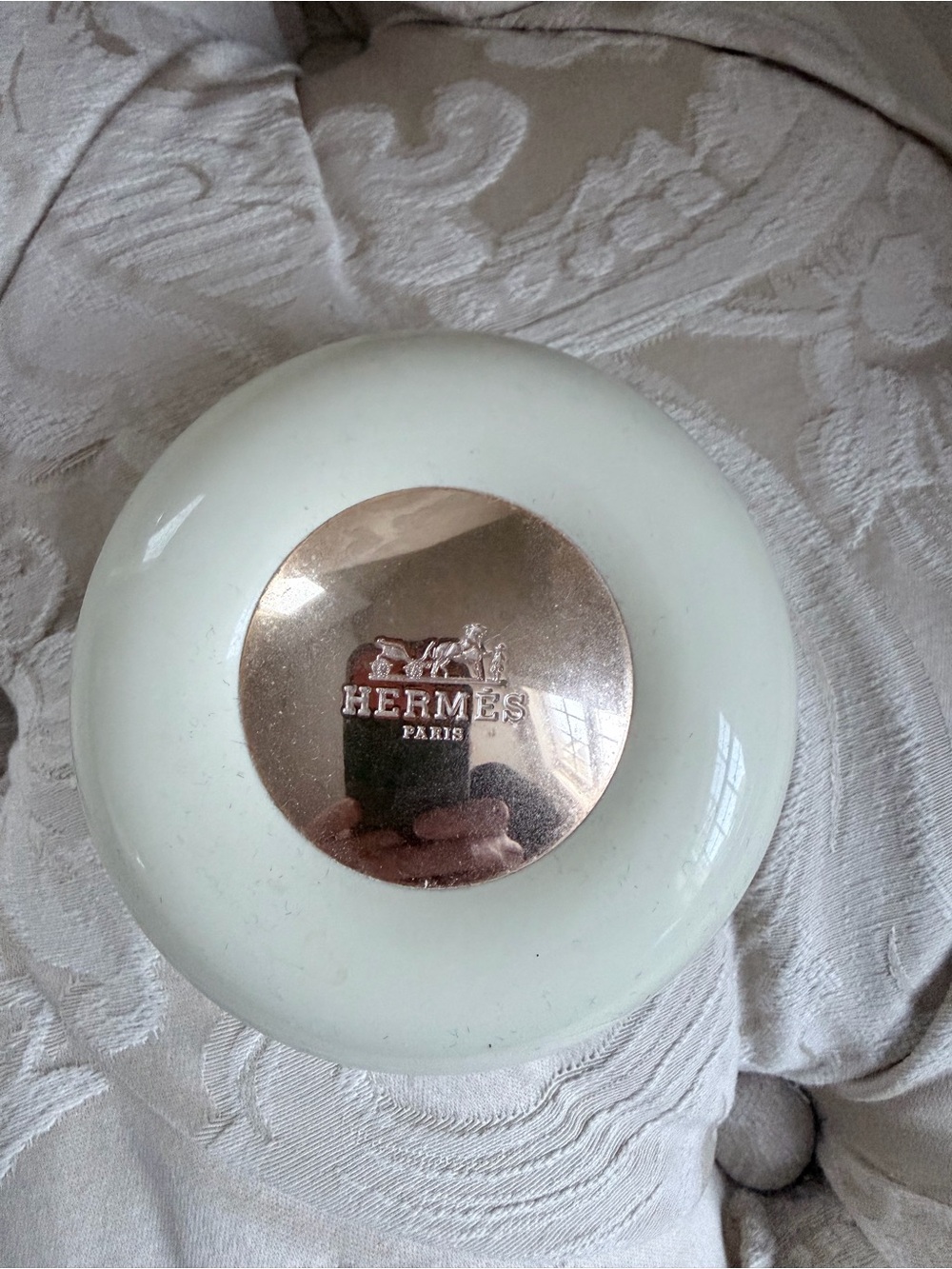 Hermes White and Gold Round Bath Jar Lid